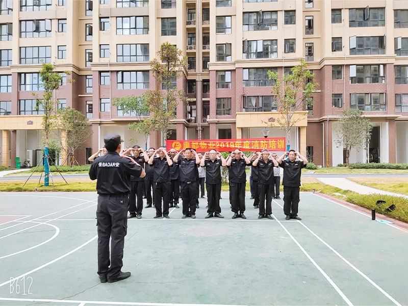 常德市康都物業服務有限公司,常德保安服務公司,保潔服務,墻外高空清洗服務