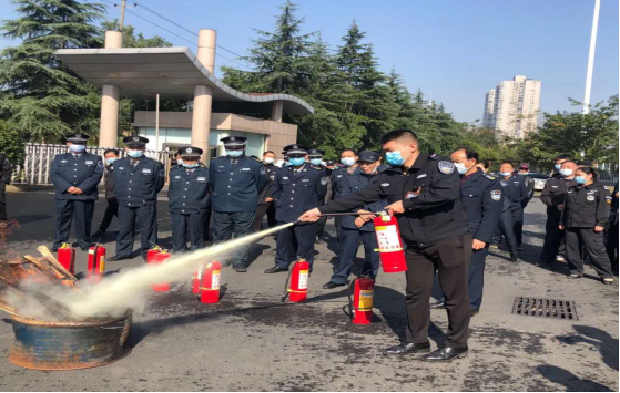 常德市康都物業服務有限公司,常德保安服務公司,保潔服務,墻外高空清洗服務