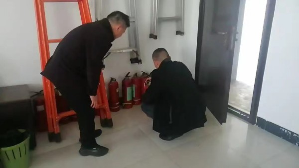 常德市康都物業服務有限公司,常德保安服務公司,保潔服務,墻外高空清洗服務